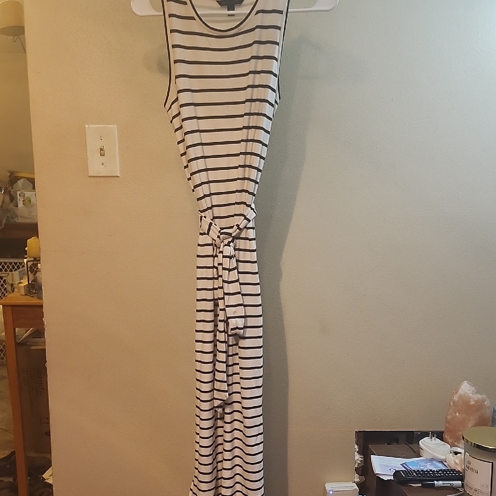 Banana Republic Black and White Tie Front Maxi Dress